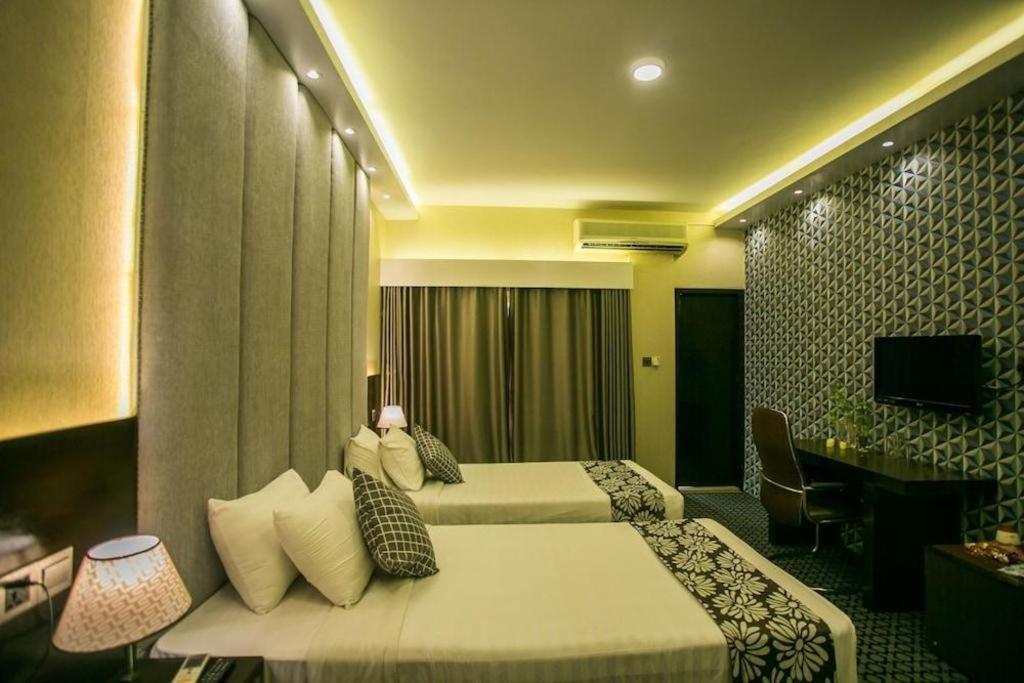ทรอปิคัล เดซีย์ Hotel ธากา ภายนอก รูปภาพ