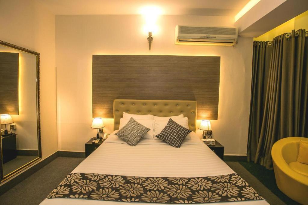 ทรอปิคัล เดซีย์ Hotel ธากา ภายนอก รูปภาพ