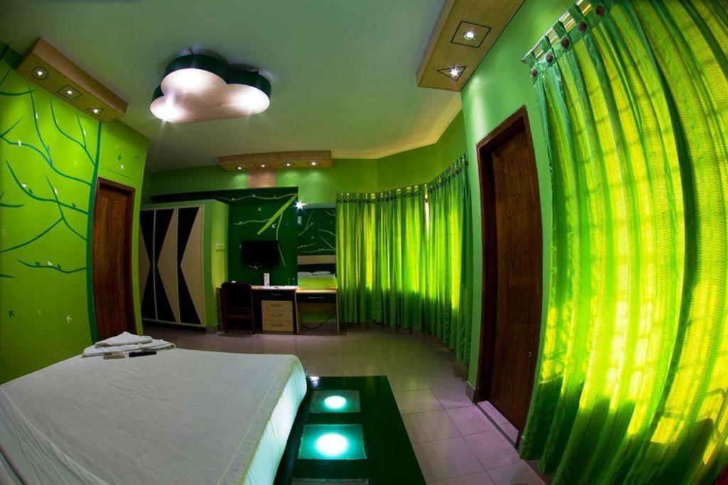 ทรอปิคัล เดซีย์ Hotel ธากา ภายนอก รูปภาพ