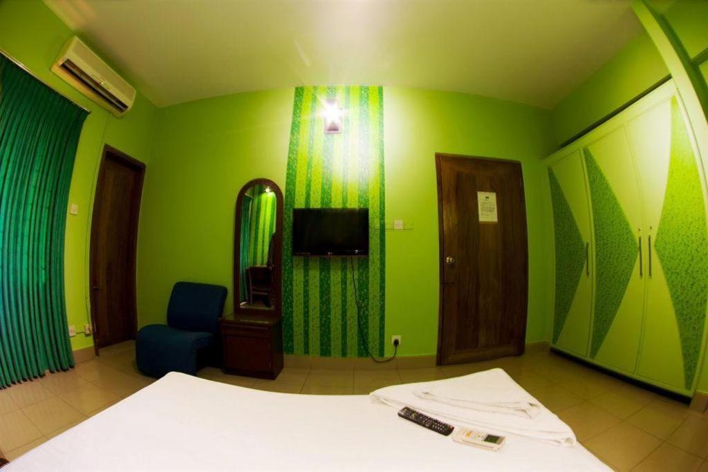 ทรอปิคัล เดซีย์ Hotel ธากา ภายนอก รูปภาพ