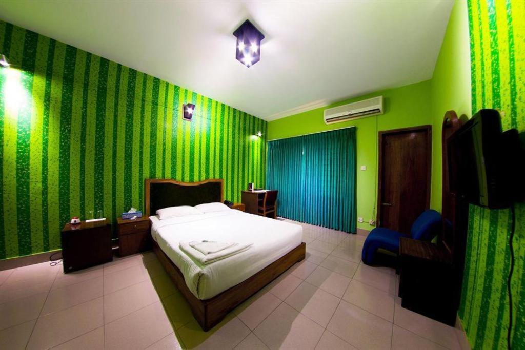ทรอปิคัล เดซีย์ Hotel ธากา ภายนอก รูปภาพ
