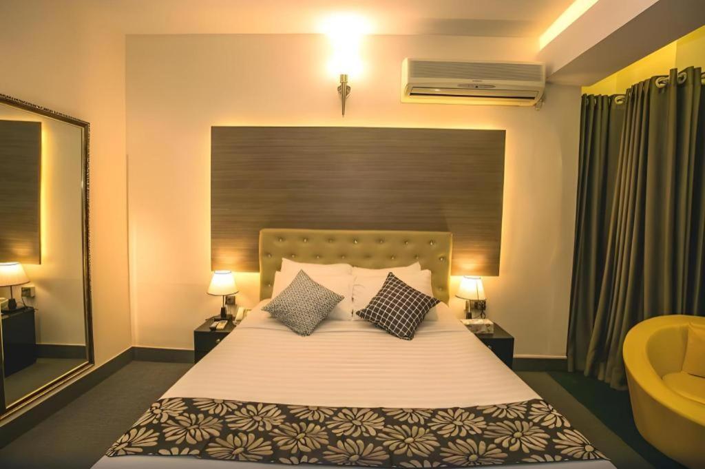 ทรอปิคัล เดซีย์ Hotel ธากา ภายนอก รูปภาพ