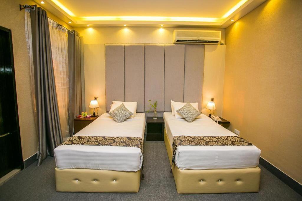 ทรอปิคัล เดซีย์ Hotel ธากา ภายนอก รูปภาพ