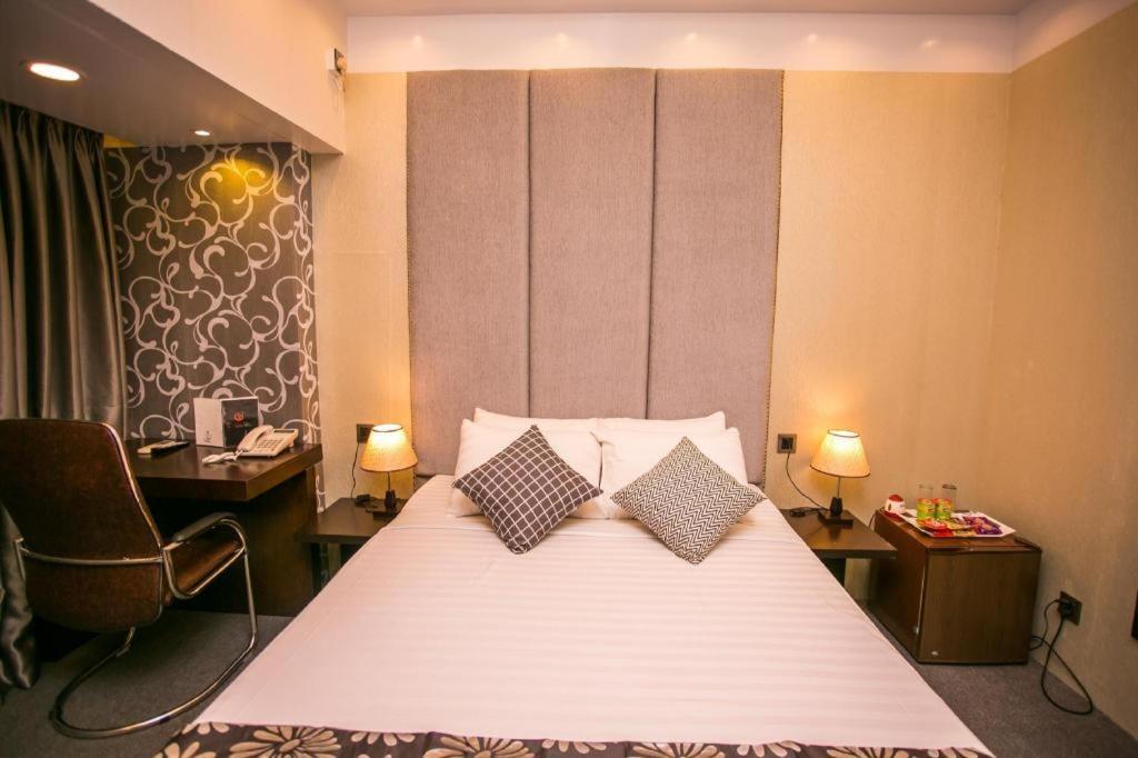 ทรอปิคัล เดซีย์ Hotel ธากา ภายนอก รูปภาพ