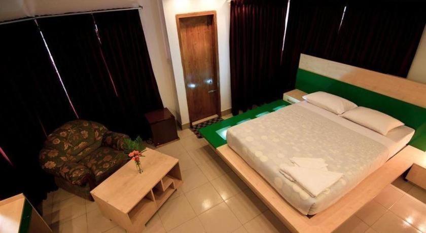 ทรอปิคัล เดซีย์ Hotel ธากา ภายนอก รูปภาพ