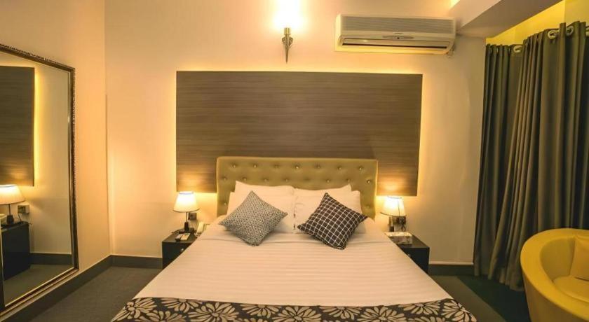ทรอปิคัล เดซีย์ Hotel ธากา ภายนอก รูปภาพ
