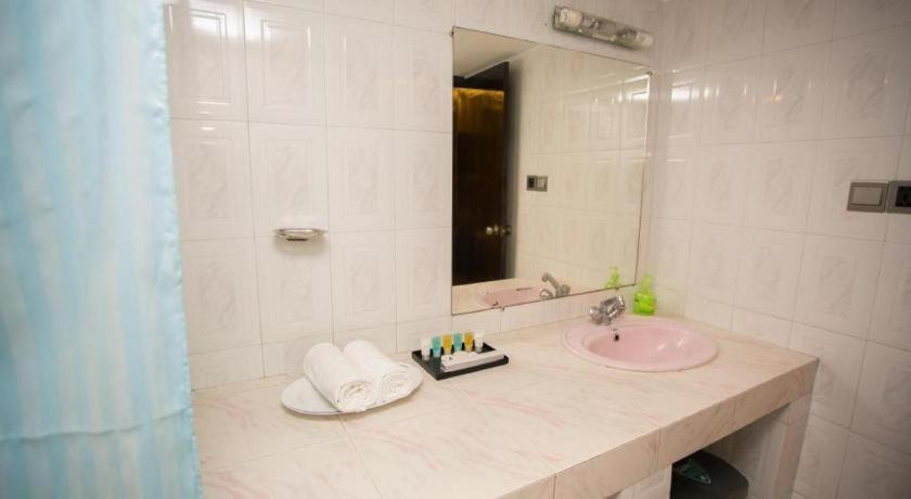 ทรอปิคัล เดซีย์ Hotel ธากา ภายนอก รูปภาพ