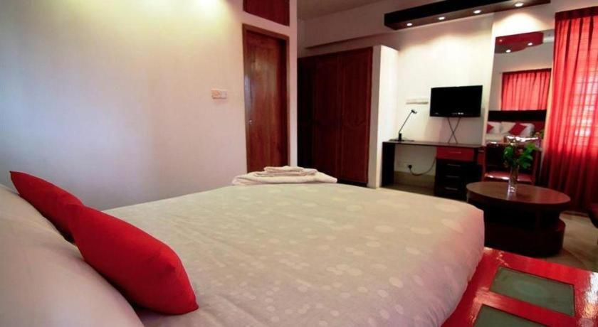 ทรอปิคัล เดซีย์ Hotel ธากา ภายนอก รูปภาพ
