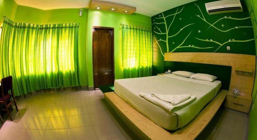 ทรอปิคัล เดซีย์ Hotel ธากา ภายนอก รูปภาพ